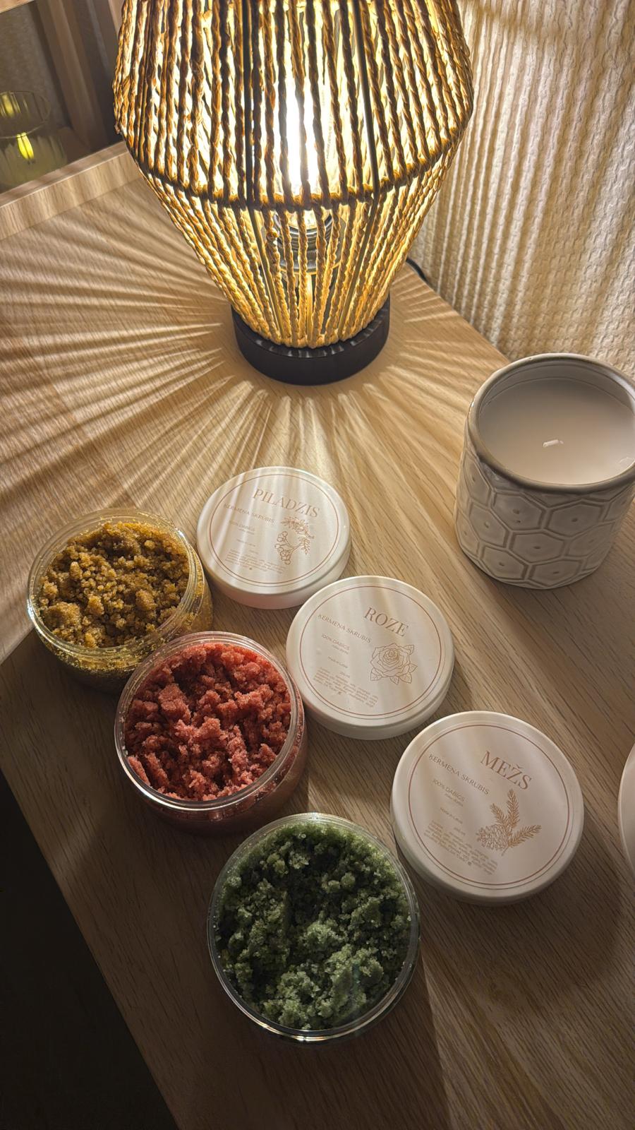 ROZE — ķermeņa skrubis, 200ml